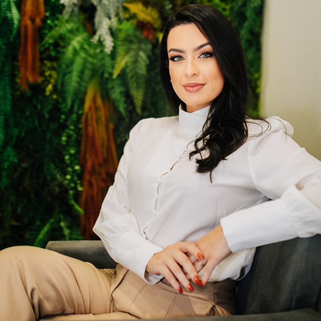 Dra. Andrea Vieira